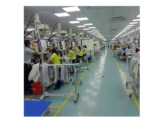 數據線材可用固定式立式注塑機注塑生產